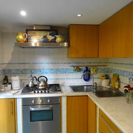 דירה Mezzocannone House