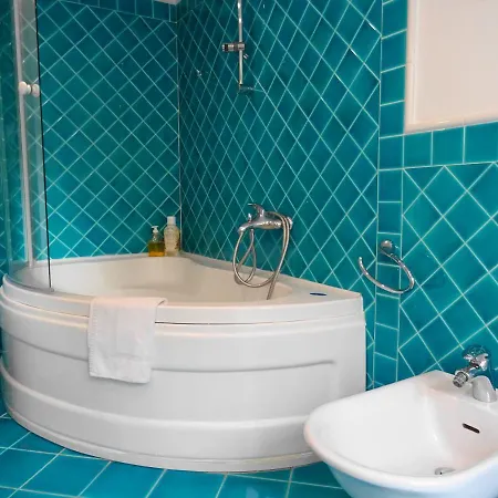 Mezzocannone House Apartment